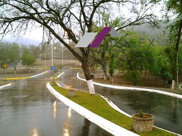 Col. Cumbres de Santiago -CARRETERA NACIONAL- Casa en Venta Santiago N.L.