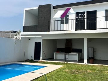 VENTA Quinta con terreno de 592 m2 -VALLE DE ZUAZUA- 3 Recámaras y 2 Baños