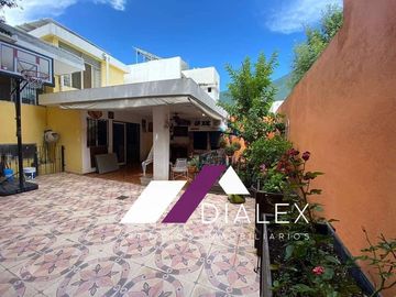 Casa VENTA Col. Villa del Río – ZONA CONTRY en MONERREY, Nuevo León - 4 Recámaras 330 m2