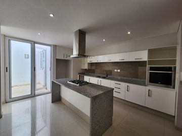 Casa en Venta en Parque Cairo, Lomas de Angelópolis II