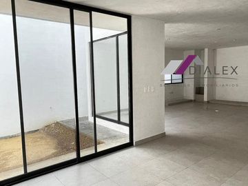 Fraccionamiento Bosques de San Pedro -CARRETERA NACIONAL- Casa en Venta Santiago 250 m2