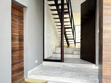 Fraccionamiento Bosques de San Pedro -CARRETERA NACIONAL- Casa en Venta Santiago 250 m2