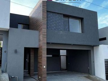 Fraccionamiento Bosques de San Pedro -CARRETERA NACIONAL- Casa en Venta Santiago 250 m2