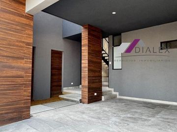 Fraccionamiento Bosques de San Pedro -CARRETERA NACIONAL- Casa en Venta Santiago 250 m2