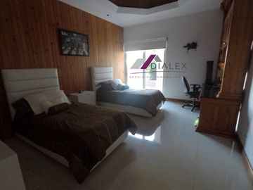 Residencia de 2,103 m2 en VENTA, Valle de San Ángel en San Pedro Garza García N.L.