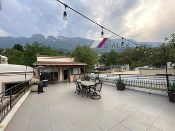 Residencia de 2,103 m2 en VENTA, Valle de San Ángel en San Pedro Garza García N.L.