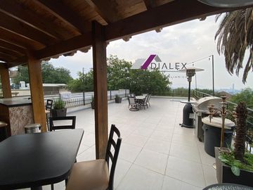Residencia de 2,103 m2 en VENTA, Valle de San Ángel en San Pedro Garza García N.L.