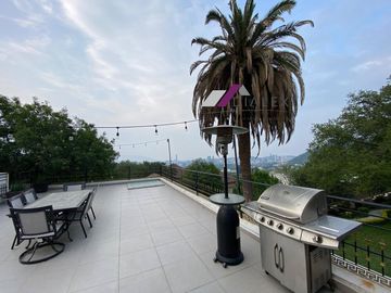 Residencia de 2,103 m2 en VENTA, Valle de San Ángel en San Pedro Garza García N.L.