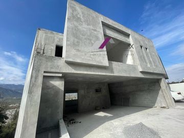 Fraccionamiento Bosques de San Pedro -CARRETERA NACIONAL- Casa VENTA Santiago 330 m2