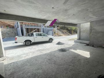 Fraccionamiento Bosques de San Pedro -CARRETERA NACIONAL- Casa VENTA Santiago 330 m2