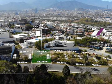 VENTA Residencia de 3 Niveles en LAS AGUILAS RESIDENCIAL en ZONA CONTRY Monterrey - 607 m2