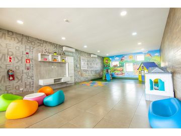 Casa en AMPLIA en Brisas del Golf, PH Victoria Paseo del Norte 5 HAB.