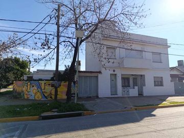 Casa para 2 Familias en venta en Merlo Norte