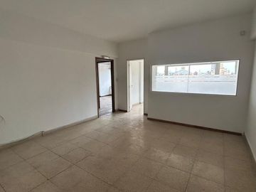 VENTA DEPTO 2 DORM. Y ESTUDIO, SOBRE V SARSFIELD