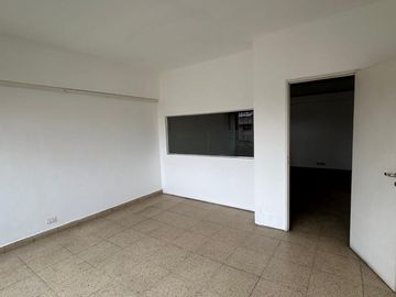 VENTA DEPTO 2 DORM. Y ESTUDIO, SOBRE V SARSFIELD