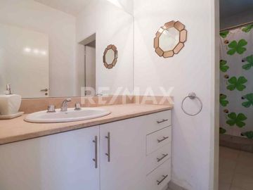 CASA EN BARRIO PRIVADO LAS PERGOLAS CIPOLLETTI