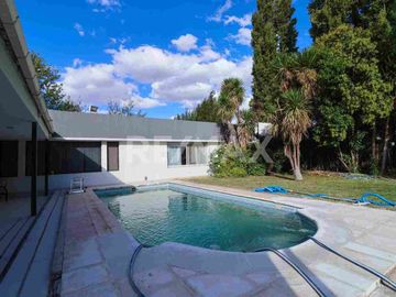 CASA EN BARRIO PRIVADO LAS PERGOLAS CIPOLLETTI