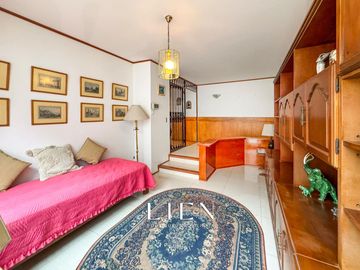 Casa de 1,150 m² con 7 Habitaciones, Terraza y 14 Estacionamientos en Sol de La Molina Etapa 1