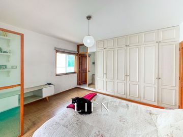 Casa de 1,150 m² con 7 Habitaciones, Terraza y 14 Estacionamientos en Sol de La Molina Etapa 1