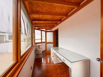Casa de 1,150 m² con 7 Habitaciones, Terraza y 14 Estacionamientos en Sol de La Molina Etapa 1