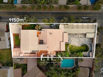 Casa de 1,150 m² con 7 Habitaciones, Terraza y 14 Estacionamientos en Sol de La Molina Etapa 1