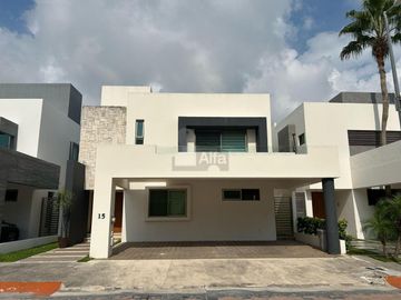 Casa sola en venta en Residencial Cumbres, Benito Juárez, Quintana Roo