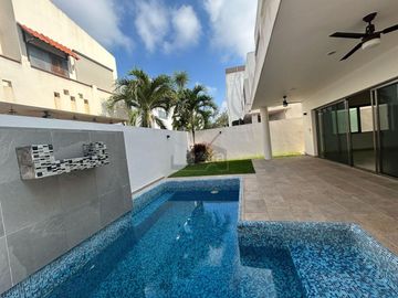 Casa sola en venta en Residencial Cumbres, Benito Juárez, Quintana Roo