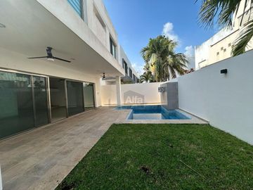 Casa sola en venta en Residencial Cumbres, Benito Juárez, Quintana Roo