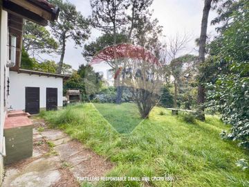 VENTA CASA EN VILLA GESELL A REFACCIONAR