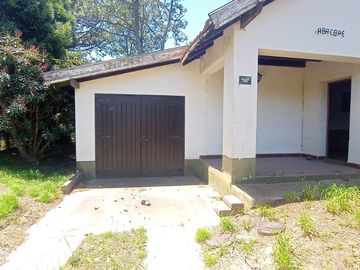 VENTA CASA EN VILLA GESELL A REFACCIONAR