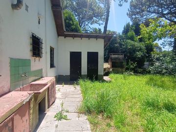 VENTA CASA EN VILLA GESELL A REFACCIONAR