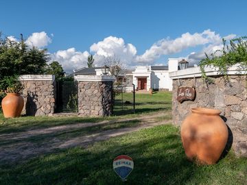 VENTA CASA CON PILETA VILLA GIARDINO, CORDOBA