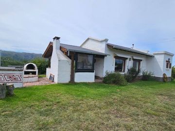 VENTA CASA CON PILETA VILLA GIARDINO, CORDOBA