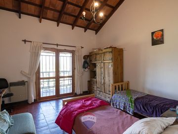 VENTA CASA CON PILETA VILLA GIARDINO, CORDOBA