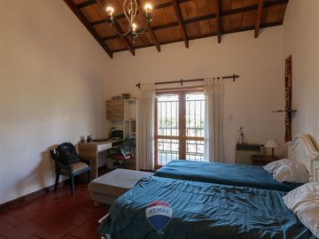 VENTA CASA CON PILETA VILLA GIARDINO, CORDOBA