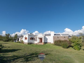 VENTA CASA CON PILETA VILLA GIARDINO, CORDOBA