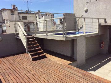 Venta Depto 2 amb amoblado terraza en Balvanera