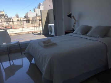 Venta Depto 2 amb amoblado terraza en Balvanera