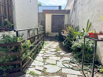 VENTA CASA 6 AMB Y PATIO - EL PALOMAR