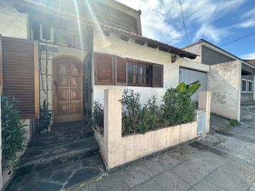 VENTA CASA 6 AMB Y PATIO - EL PALOMAR