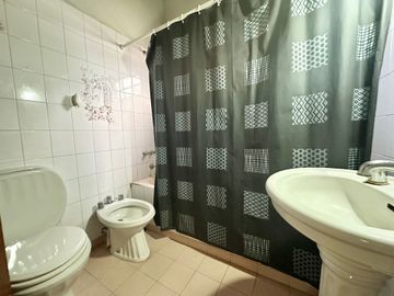 VENTA CASA 6 AMB Y PATIO - EL PALOMAR