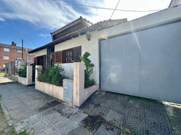 VENTA CASA 6 AMB Y PATIO - EL PALOMAR