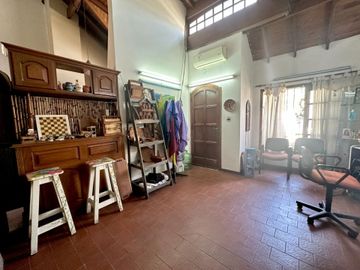 VENTA CASA 6 AMB Y PATIO - EL PALOMAR