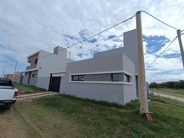 ALQUILER CASA EN SALTO PROVINCIA DE BUENOS AIRES