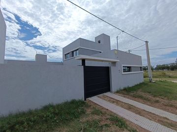 ALQUILER CASA EN SALTO PROVINCIA DE BUENOS AIRES