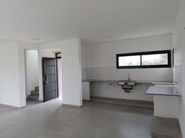ALQUILER CASA EN SALTO PROVINCIA DE BUENOS AIRES