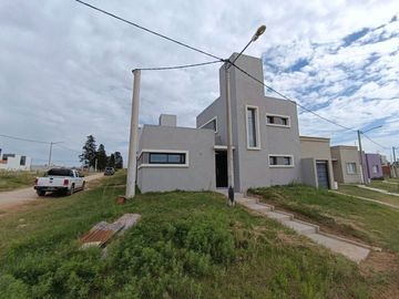 ALQUILER CASA EN SALTO PROVINCIA DE BUENOS AIRES