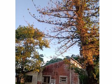CHALET EX UCAL EN VENTA SOBRE AV. 9 DE JULIO 5 AMB
