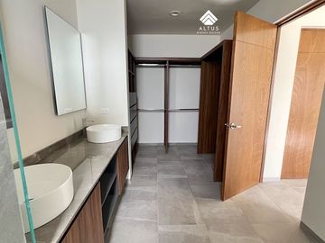 Casa en Venta en Valle Imperial Zapopan