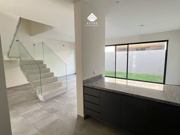 Casa en Venta en Valle Imperial Zapopan